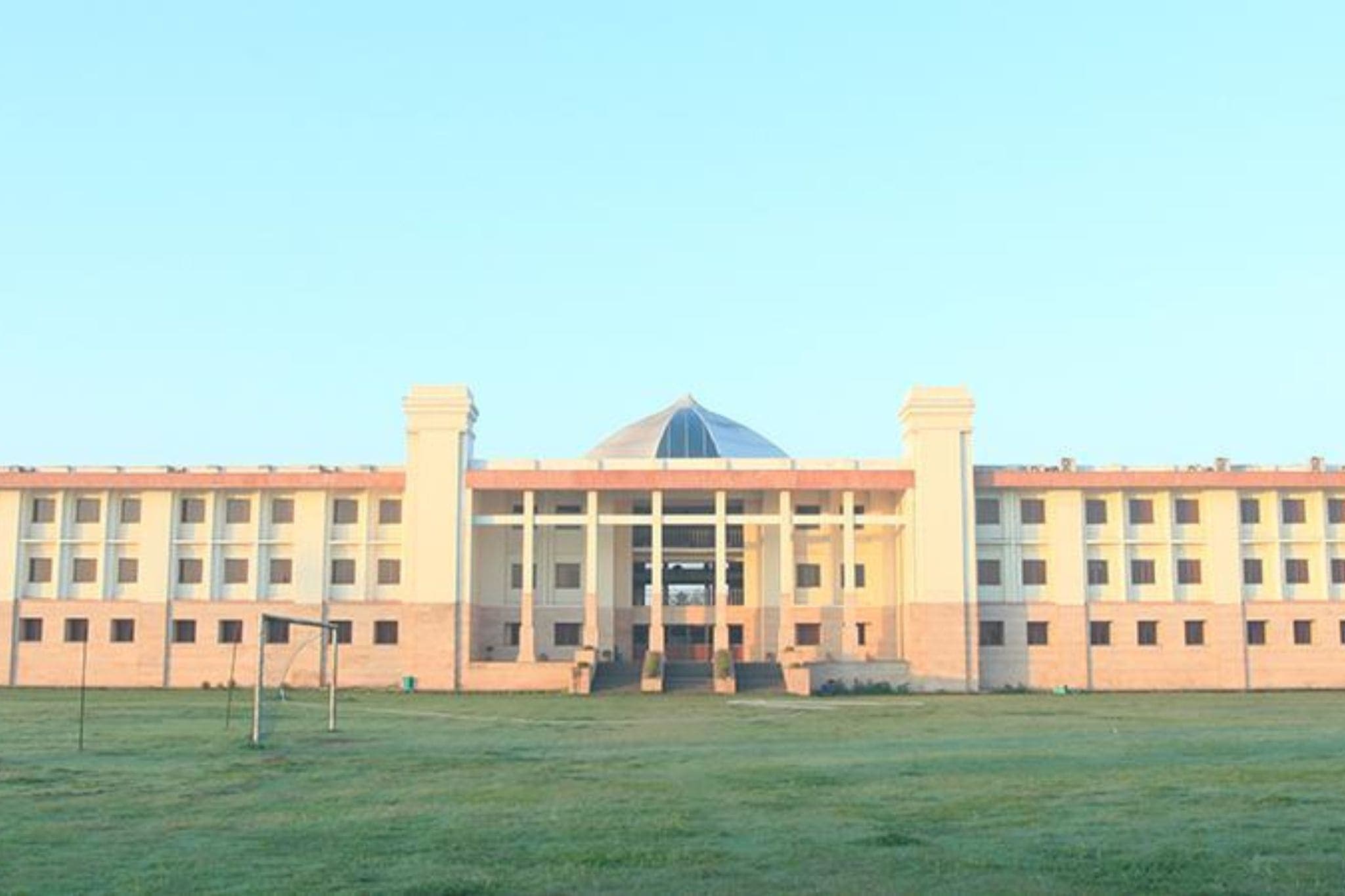 Invertis University